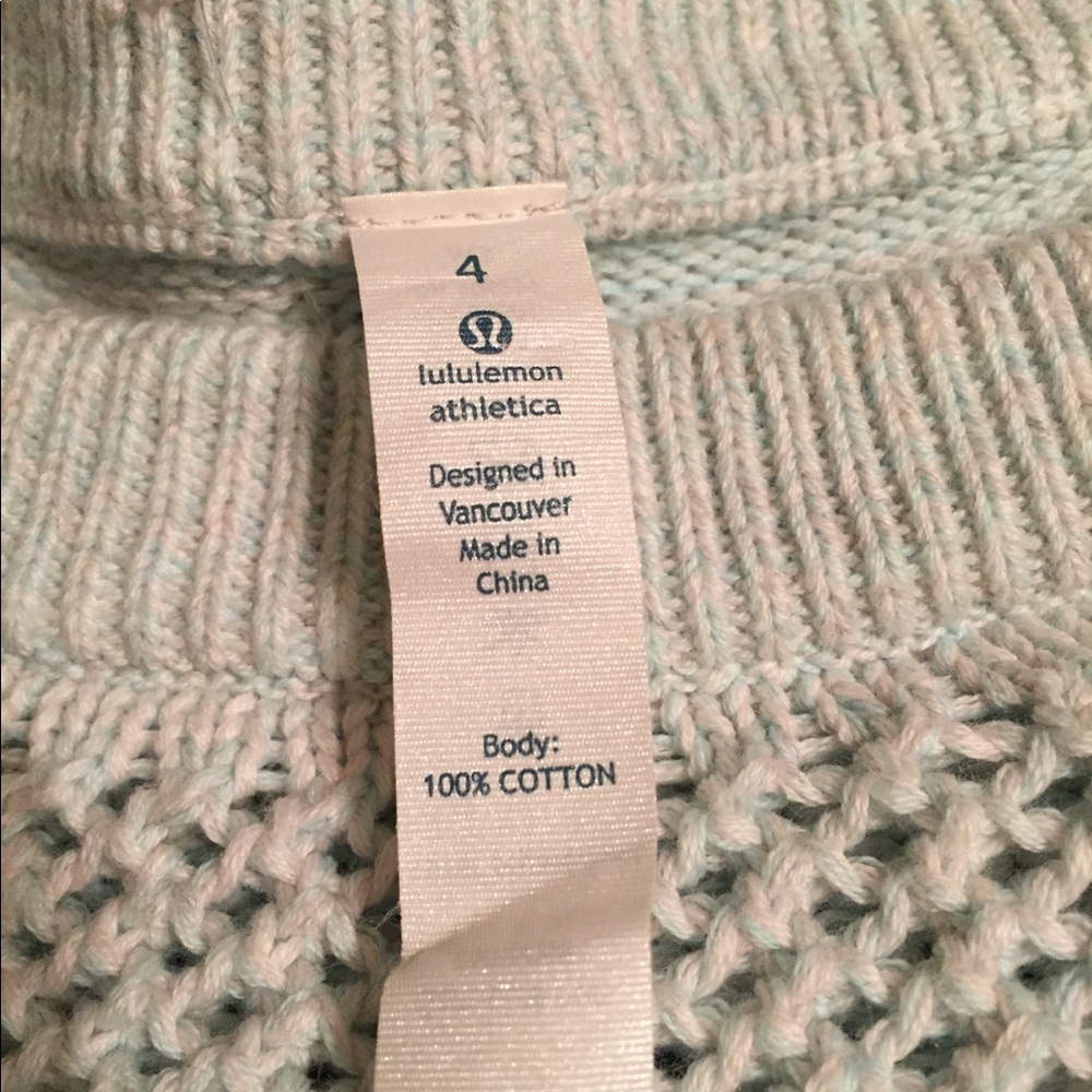 Lululemon size 4 sweater
